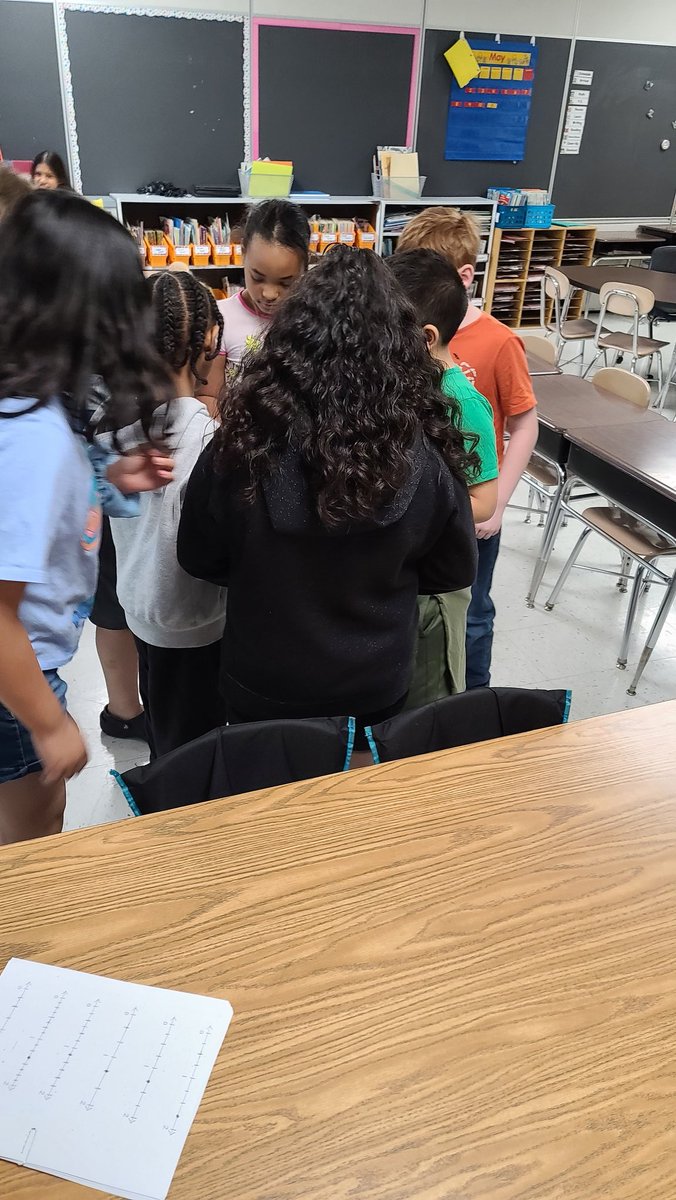 Mrs_Moore_fcps's tweet image. I Have Who Has Fractions #EngagedLearners #MoESGators #OneTeamOneGoal #SIOPFun