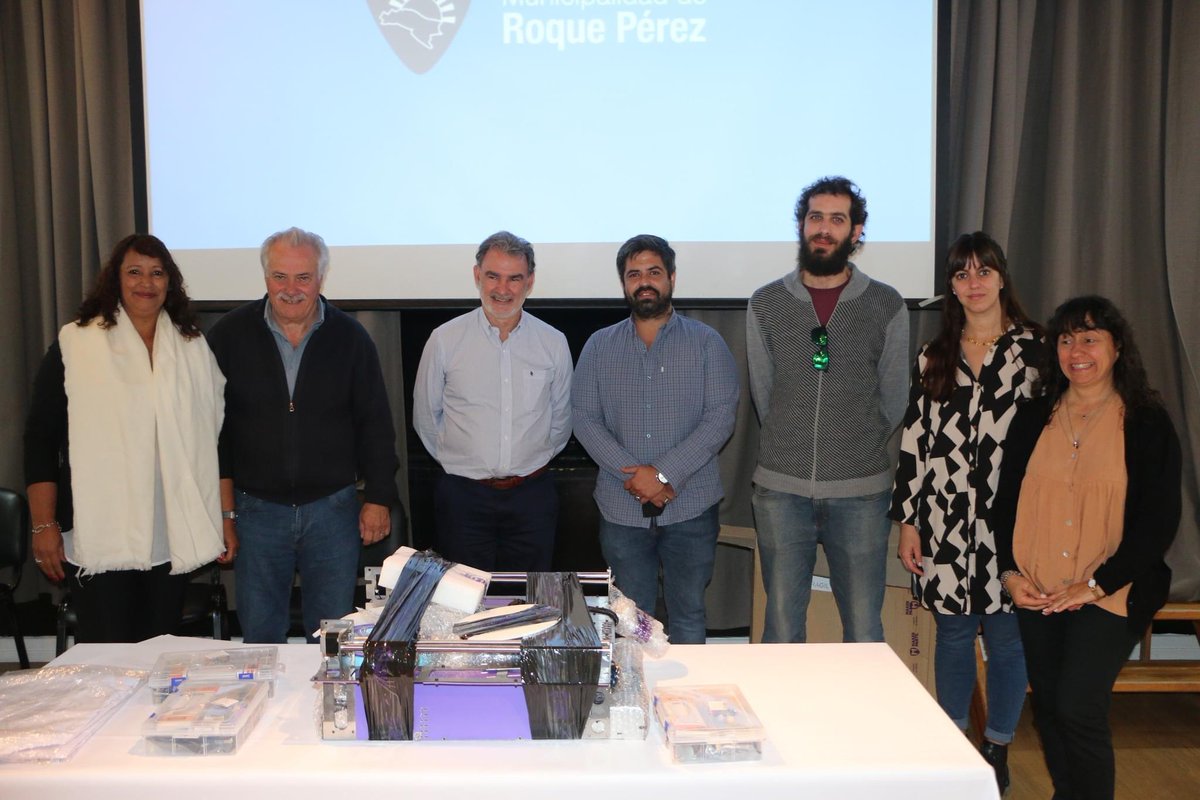 RPMunicipio's tweet photo. #TecnologíaYEducación | El sábado pasado recibimos por parte de la Masonería Argentina una impresora 3D y un kit de robótica. 

Para su utilización se brindarán capacitaciones a docentes, estudiantes y personas interesadas en el funcionamiento del dispositivo. https://t.co/PlXTSLv529