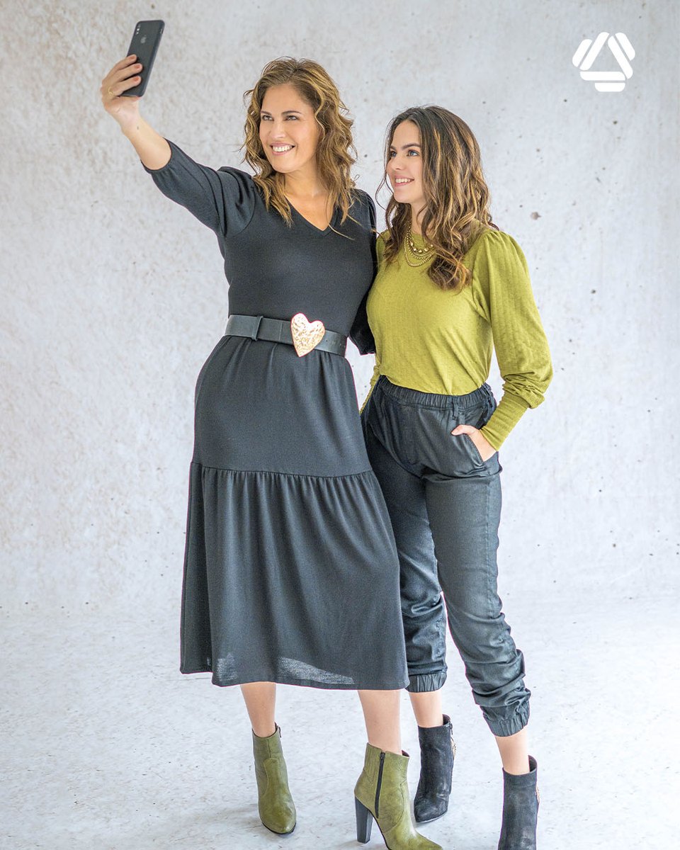 patrolpy's tweet photo. En el día de la madre renovale el look a la reina de la casa. Sorprendele regalándole este outfit bien trendy. 😍
.
¿Y vos que pensas regalarle a mamá por su día?
#graciasmama #Looks #outfit #tendencia #colores #trendy https://t.co/SFT4VFlMzw