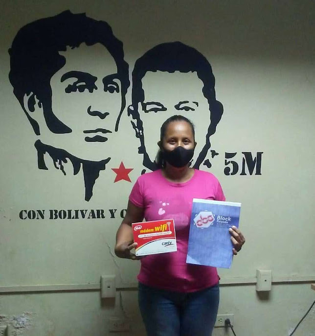Yar33L's tweet photo. Estuvimos en @YAR33L, colocamos en funcionamiento un módem, checamos inventarios, y en la conversa con @Darling_yar33 dejamos las orientaciones necesarias para este 2022… 

#NuestraAméricaUnida 
¡Vamos!
@Gabrielasjr
@LuisinfoVe
@Mincyt_ve 
@Fundaciteyara https://t.co/7FI5Dx9XWF