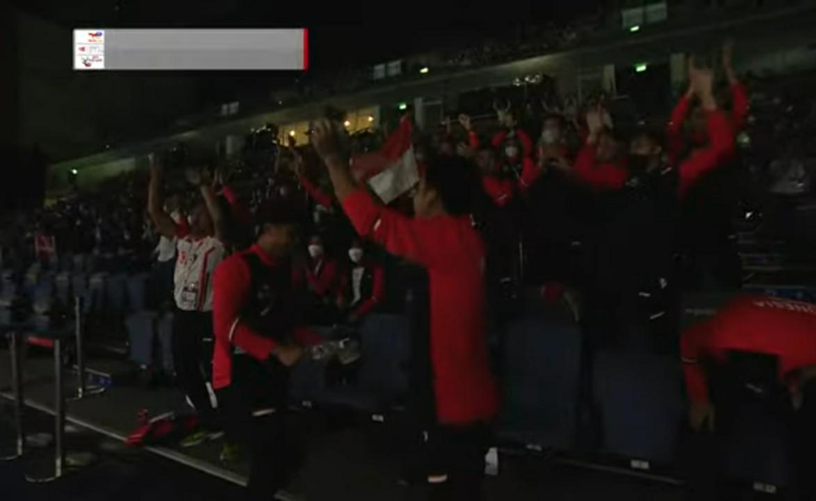 bhulukhuduktv's tweet photo. Yess Teriakan Ginting yang membakar semangat Tim Thomas INA 🇮🇩

#TUC2022
#ThomasUberCup2022 
#BhulukhudukTV https://t.co/XMrEJs5WgM