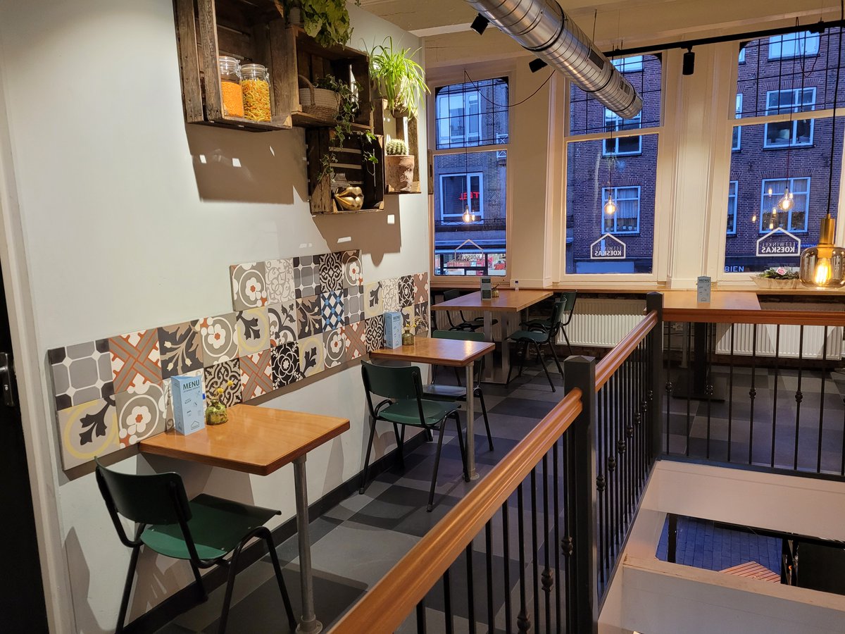 de_keizer's tweet photo. #KOESKAS @carolieweg

#Eetwinkel @koeskas

aan de #Oosterstraat 55 in #Groningen is jouw adres voor een heerlijke #lunch en #maaltijden.
https://t.co/2jKCumBfBm https://t.co/5wSoOWBgcL