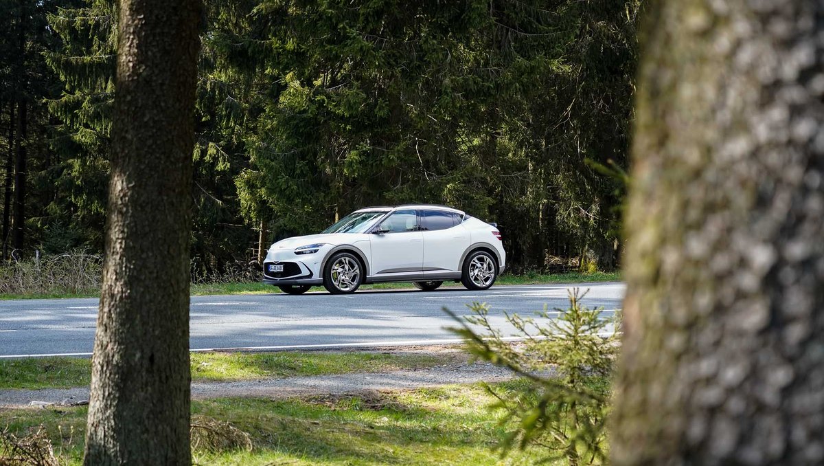 Paul Hadley (@paul_hadley) on Twitter photo So here it is the latest from #Genesis, their first battery-electric vehicle. The Genesis #GV60 in Sport Plus trim. Lots of range and 490PS of power literally at the tap of a BOOST button. Find out more here motorverso.com/portfolio-item…
<a href="/genesis_europe/">Genesis Europe</a> So here it is the latest from #Genesis, their first battery-electric vehicle. The Genesis #GV60 in Sport Plus trim. Lots of range and 490PS of power literally at the tap of a BOOST button. Find out more here motorverso.com/portfolio-item…
<a href="/genesis_europe/">Genesis Europe</a>