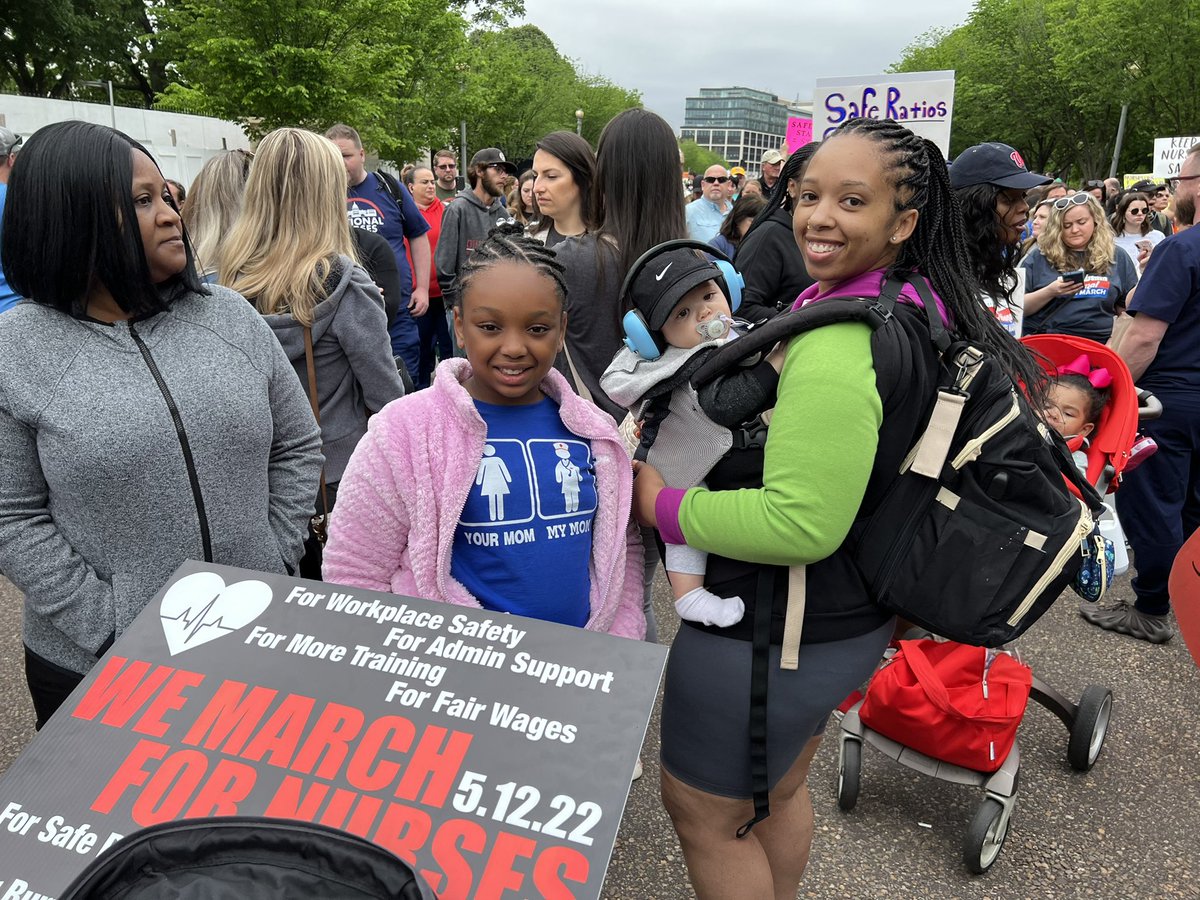 VictoriaSanchez's tweet photo. No movement on the march yet. This group of at least a couple thousand will head to the Capitol. @7NewsDC https://t.co/SrCkvzY8YS