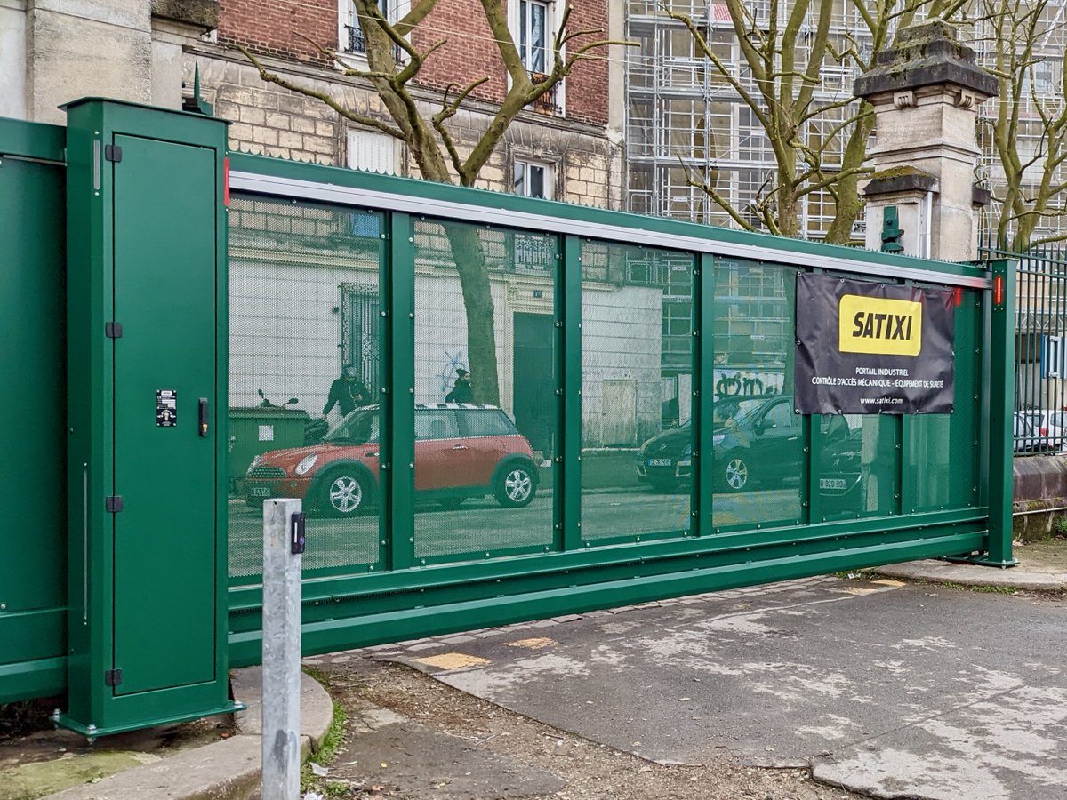 satixi's tweet photo. Nouveau #portail Dynamicc® CLM
Montés et testés en usine, nos #portails motorisés sont conformes norme EN 13241-1 et installables en 3h sur site
Résistants, rapides et fiables, les portails Dynamicc® assurent un contrôle et une gestion efficace des flux
#madeinfrance #frenchfab https://t.co/dkf8FwPnJV
