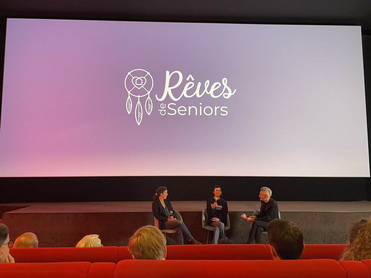 Bluelinea tweet media