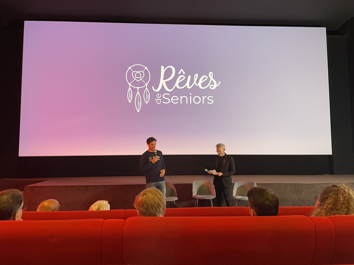 Bluelinea tweet media