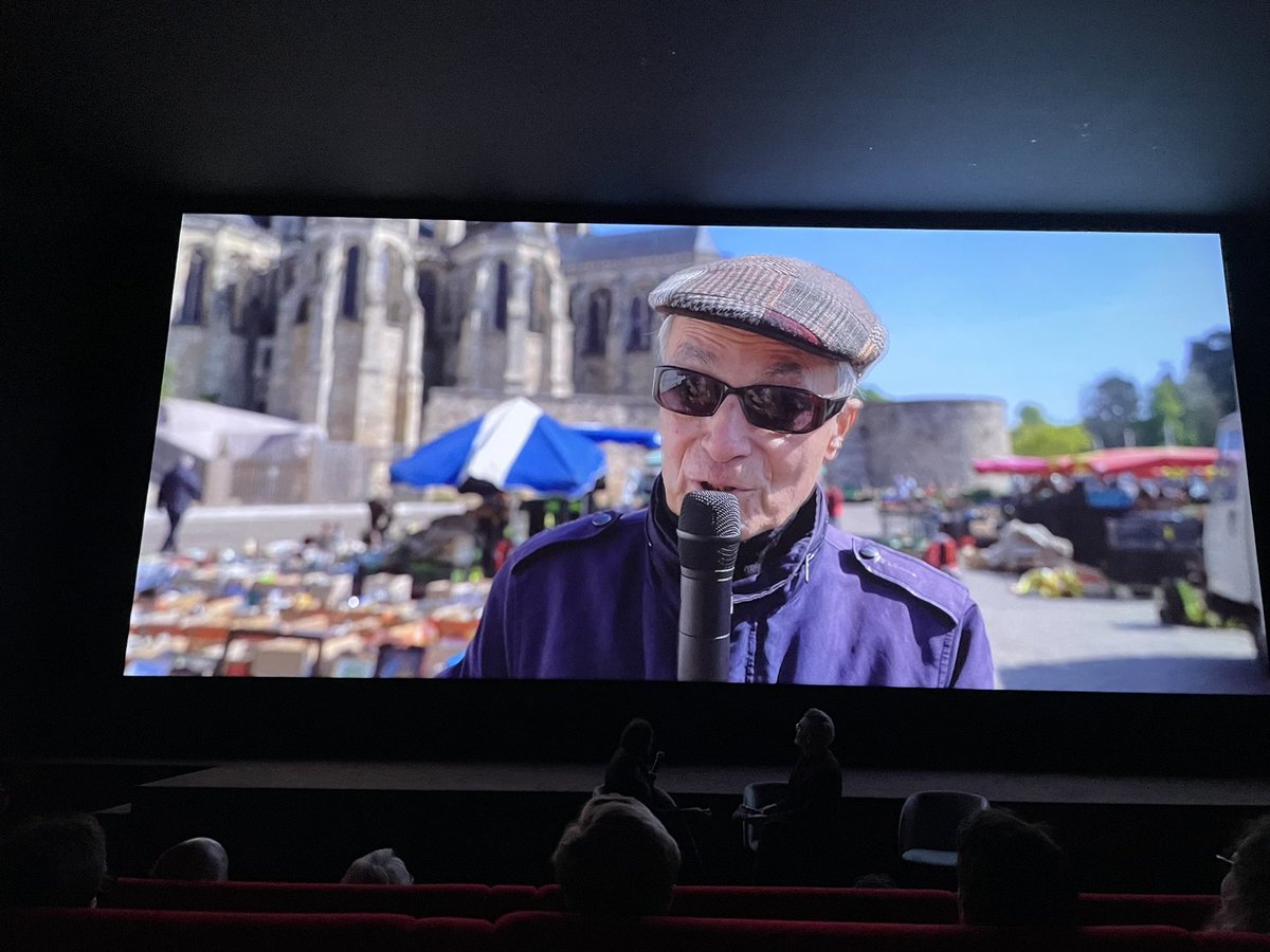 Bluelinea tweet media