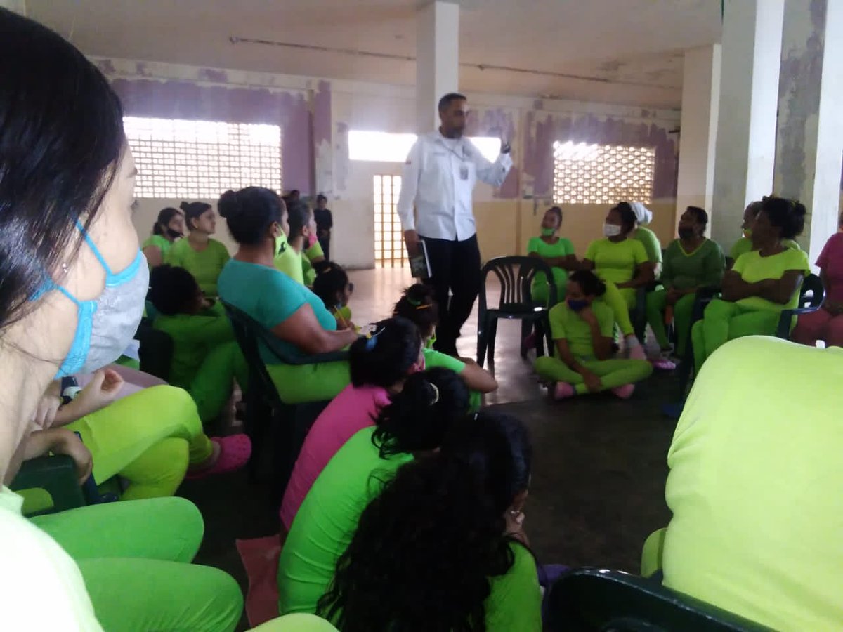 mppsp_vzla's tweet image. 📌 El MPPSP garantiza el derecho a la educación de la población privada de libertad:  En alianza con la @unesroficial, más de 100 mujeres de los centros de formación INOF y Crisálida, inician estudios de 3° y 4° nivel, con la comunidad de aprendizaje de estudios abiertos.