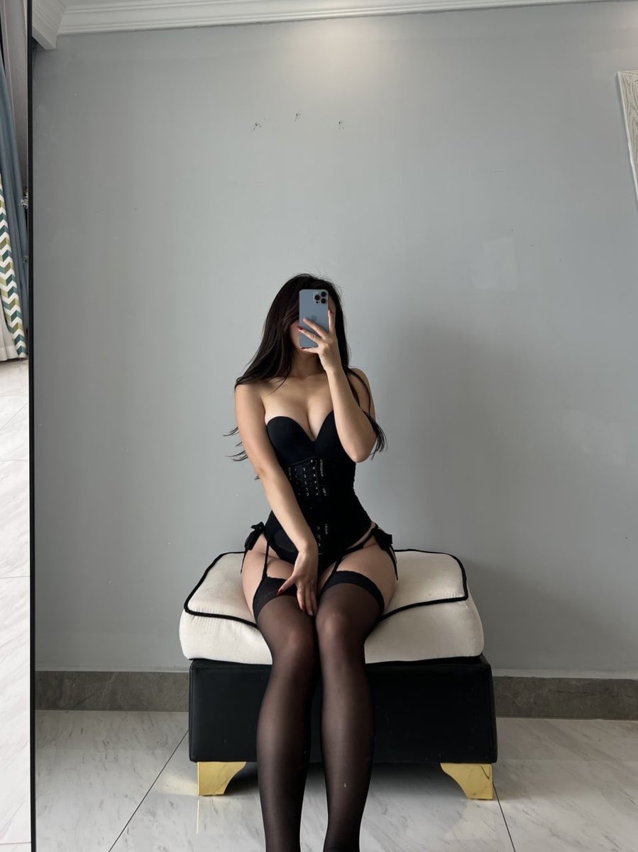 yatingz194's tweet photo. 本主今年27，想找听话的男M，要求听主人的话，年龄要求在25左右，太小的本主没兴趣，喜欢本主私信给本主 https://t.co/9yzMNQZico