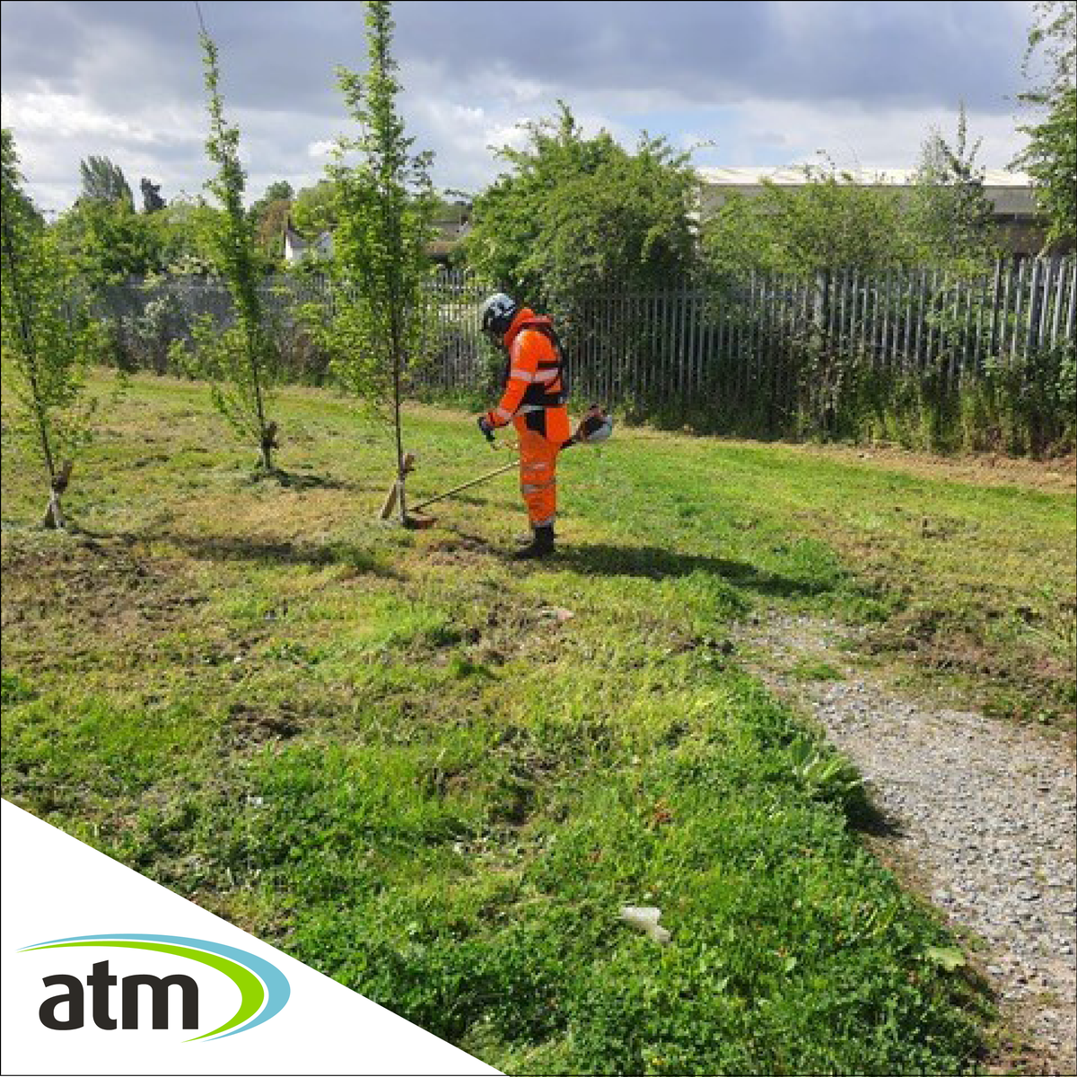 ATMLtd's tweet photo. With grasscutting season well underway, our team of Operatives and Green Climbers are out in force across the Southern regions of the UK, working on various frameworks for the @EnvAgency.

#grasscutting #landscaping https://t.co/0NNBG0hKv5