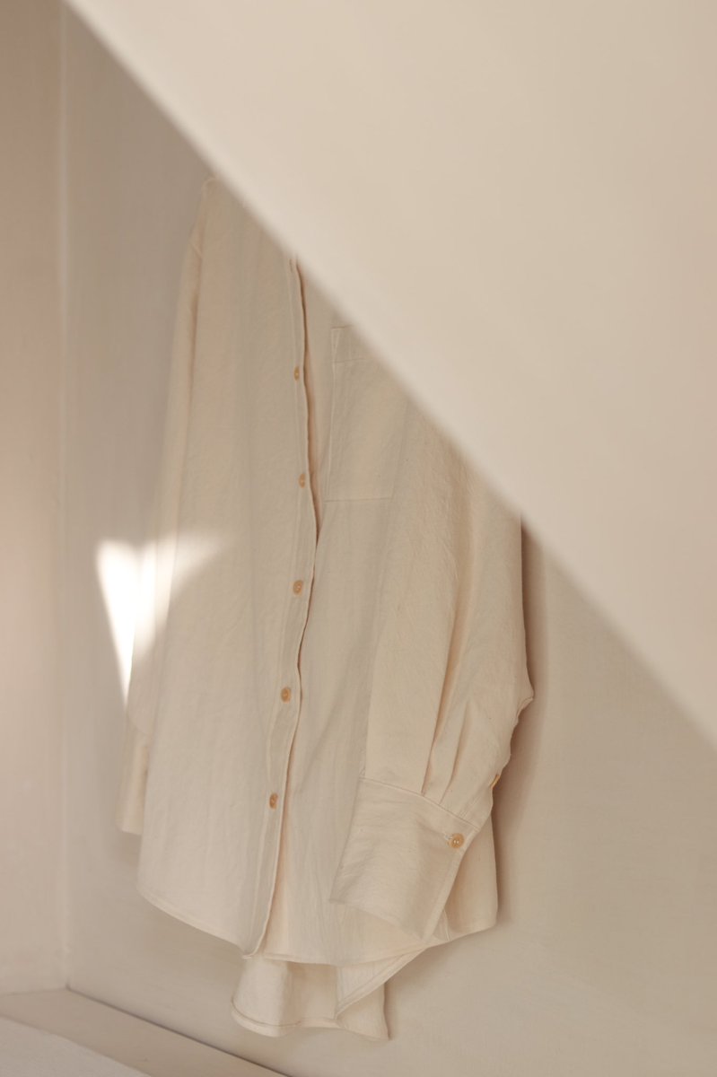 MaisonNoelle's tweet photo. A glimpse of Charlie 🤍

https://t.co/acADAxCYjw

#organiccotton #organiccottonshirt #everydayshirt #sustainablewear #slowfashion https://t.co/LfXIio5xFE