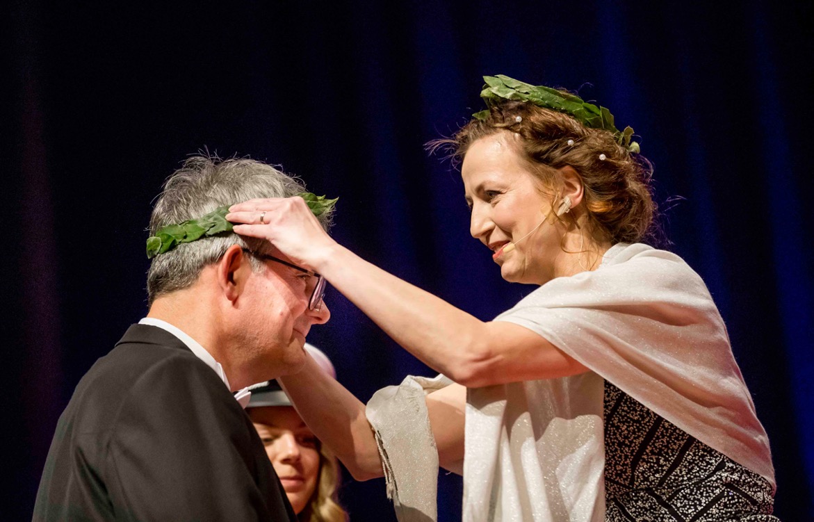 studentslab_e3t's tweet photo. @HHollert received an honorary doctor’s degree from @orebrouni for his long-standing research in close cooperation with partners from Man-Technology-Environment research centre MTM. Henner, Sarah and @FabianWeichert enjoyed a cheerful ceremony and fruitful collaboration meetings https://t.co/FlSYMsPLva