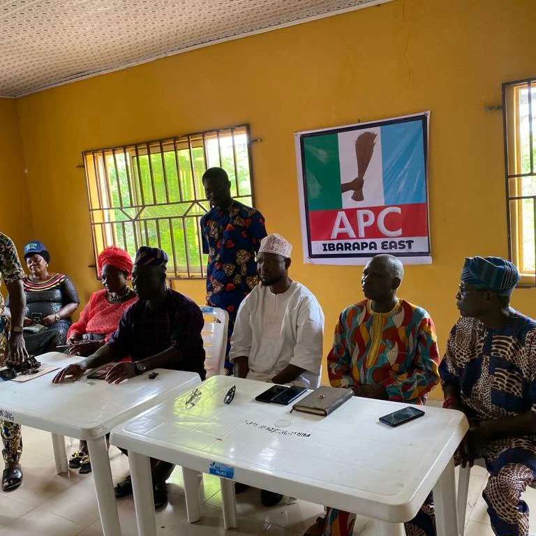 OyedeleALAO's tweet photo. Yesterday, we were at Ibarapa East, Ibarapa Central and Ibarapa North to interact with Party Members and Stakeholders in continuation of my Declaration Tour. 

I believe that engagement is key as we look forward to the Primary election.

#Allow
#AllowALAO
#Redemption2023 https://t.co/cgzyhvSyDB