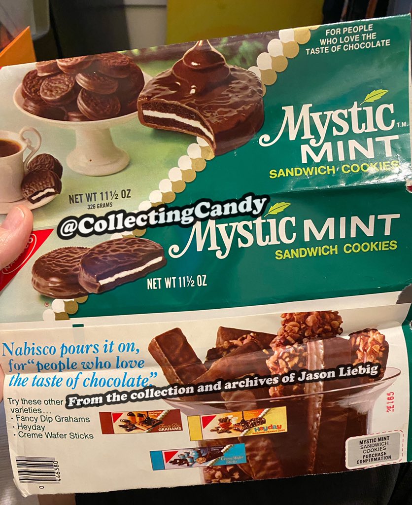 Collectingcandy's tweet photo. Did you know?

Mint-chocolate covered @Oreo cookies used to be marketed and sold under the brand name “Mystic Mint” cookies! 

It’s true!

#foodhistory #oreo #1980s #80s #80snostalgia #80sfood #oreohistory https://t.co/sFO73S5y4H