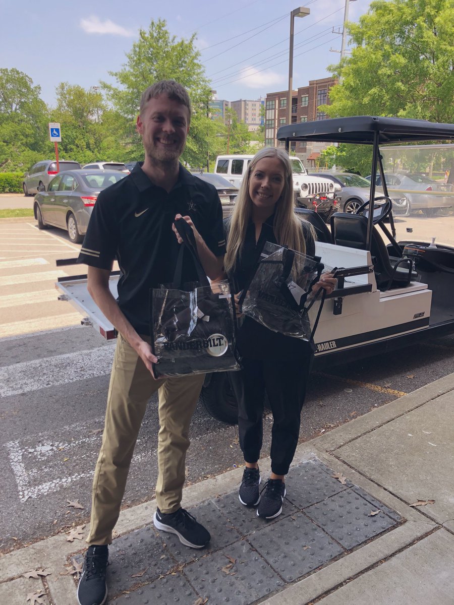 MNPSLibraries's tweet image. Mr. C’s Baseball challenge has ended! Elementary students who logged minutes and completed the challenge on Beanstack have prizes headed their way. Many thanks to Vanderbilt Athletics for sponsoring the challenge! @vucommodores @vandyMrC @zoobeanreads @MetroSchools #mnpslibhack