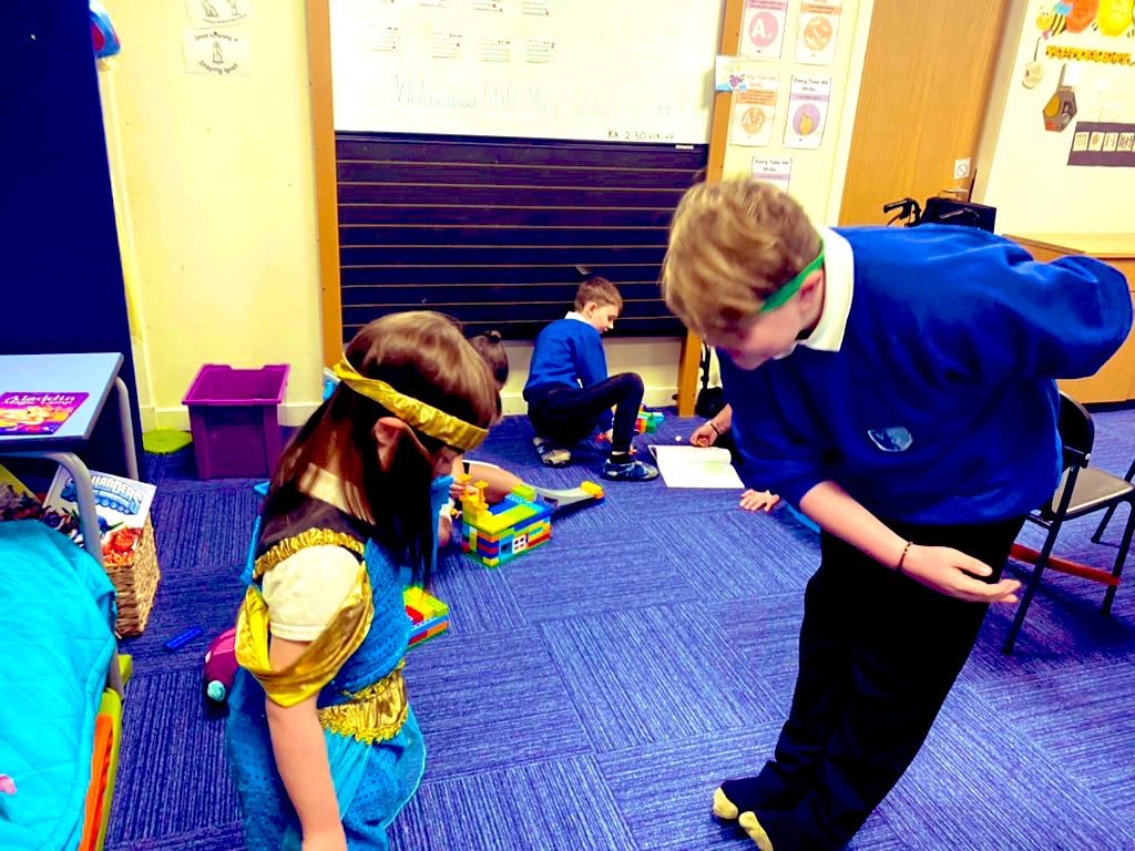 E - or should I say, Jasmine? - loves getting into character, exploring her favourite stories. We were treated to a full repertoire and very well imagined scenario. Someone knows this story extremely well!