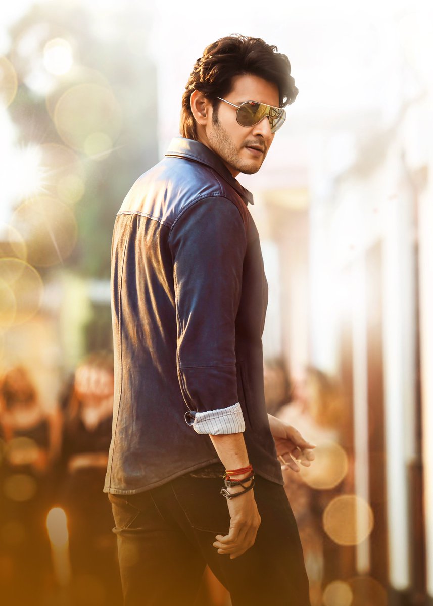 MahenderKami's tweet photo. A eye feast for all 💥💥💥👌👌
Perfect story and with a message 👏👏

@urstrulyMahesh acting next level 
@KeerthyOfficial ❤️❤️
@ParasuramPetla
#MaheshBabu
#MaheshBabu𓃵
#KeerthiSuresh

#SVPReview
#BlockBusterSarkaruVaaripaata 
#SarkaruVaariPaata 
#SakaruVaariPaata https://t.co/hRpKsQaBrq