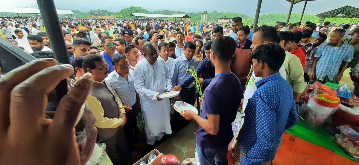 ahcisylhet's tweet photo. The new #BorderHaat at Bagan Bari(Sunamganj) - Ryngku (East Khasi Hills District), Meghalaya, one of the three Border Haats inaugurated by the Hon’ble PMs of India and Bangladesh in March 2021, was operationalised today. Hon’ble Sunamganj-5 MP Mr Manik graced the occasion. 1/2 https://t.co/4HiUsL63m4