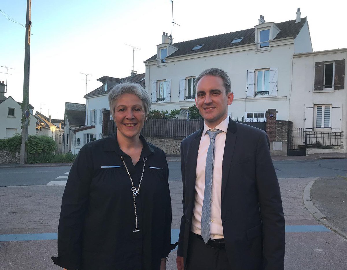 LaurentBrosse's tweet photo. A Triel hier soir pour la réunion de lancement de ma campagne des élections législatives en présence du Président du Sénat, Gérard Larcher, d’élus du territoire, ainsi que de ma suppléante, Myriam Le Blay, élue de Verneuil-sur-Seine. C’est parti! 🚀 #Legislatives2022 https://t.co/zaXK2rH3Yj