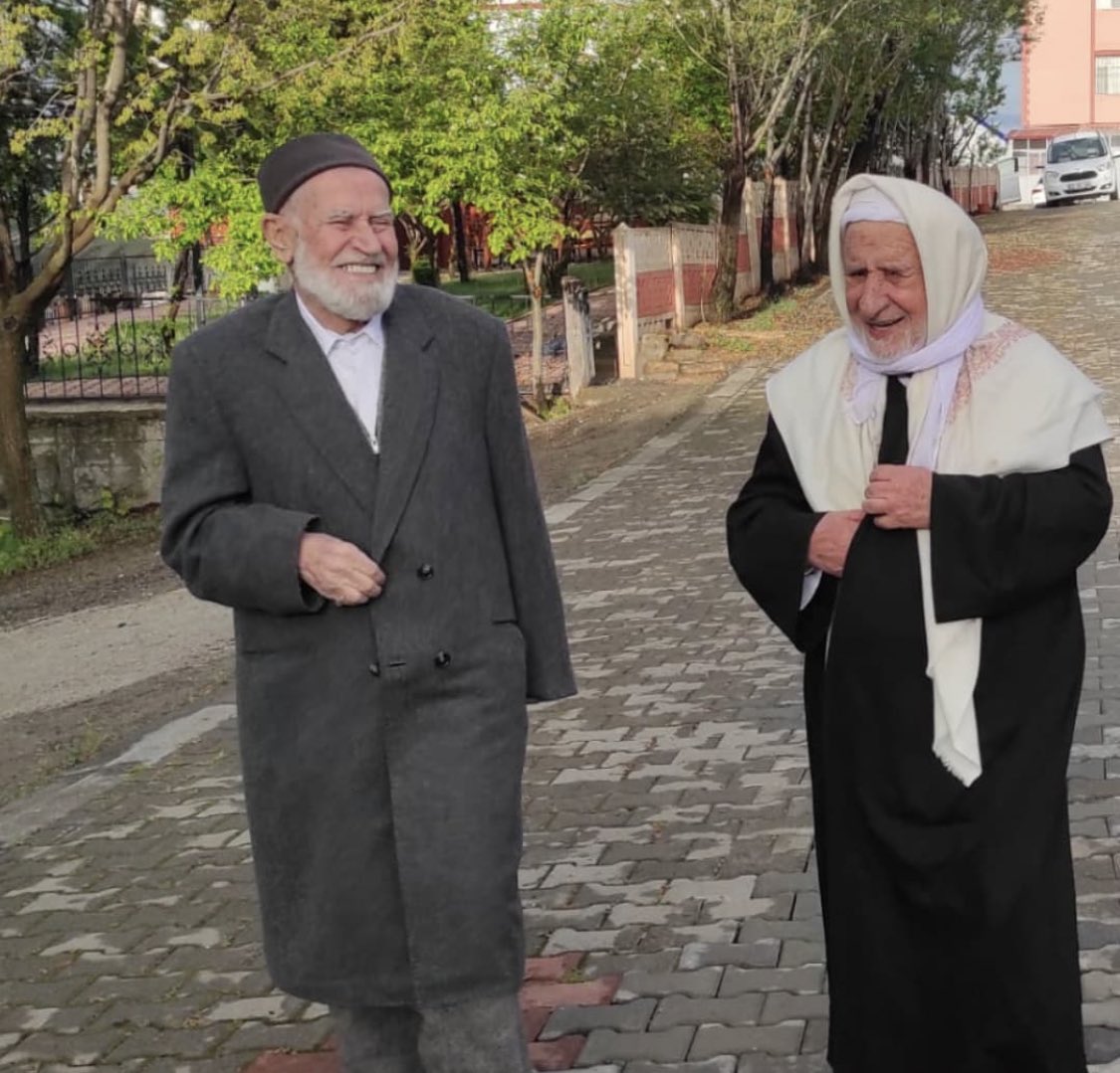 seyhubeydullah's tweet photo. Ya rabbi !
kalplerimizi ilminle süsle,ibadetinle bütün azalarımızı güzelleştir,takva ile keramete kavuştur. Amin…🌹 https://t.co/aD3PFLirN2