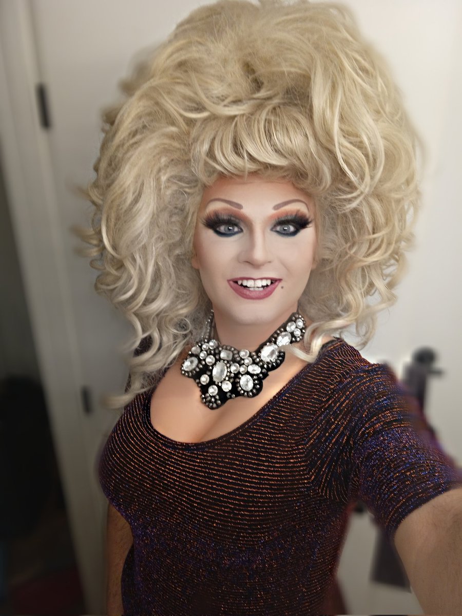 TinaDParton2's tweet photo. Feeling my Dolly Fantasy!!!!
"I'm just a Backwoods Barbie,
Too much makeup and Too much Hair, Don't be fooled by thinking that the goods are not all there!"
Hair by @wigzaddy
#drag #canadiandrag #dragqueen #americandrag #torontodrag #dollyparton #gayportland #portlanddrag https://t.co/OS3Vtno1S1