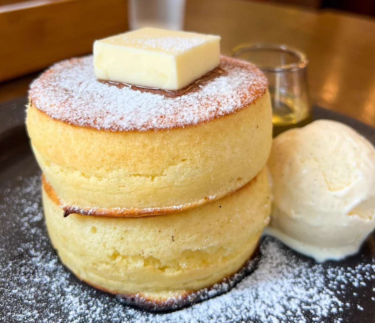 ハチミツたっぷりなパンケーキを食べられるが美味しそうな【みつばちCOFFEE】
