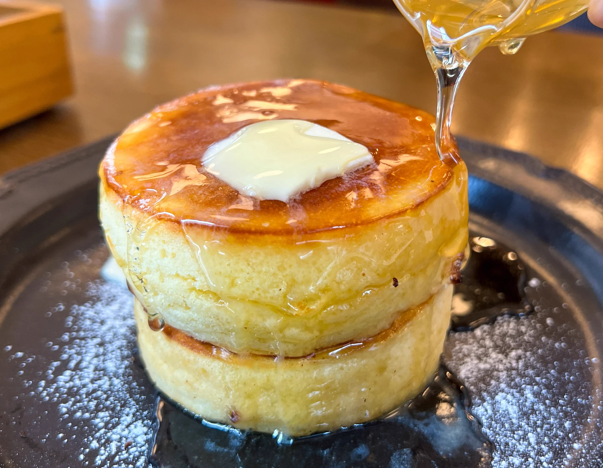 ハチミツたっぷりなパンケーキを食べられるが美味しそうな【みつばちCOFFEE】
