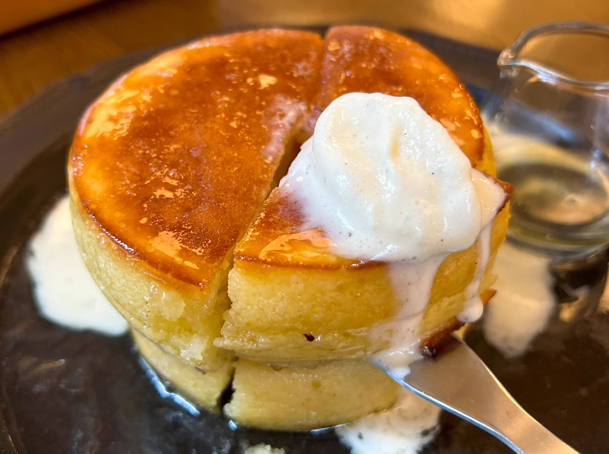 ハチミツたっぷりなパンケーキを食べられるが美味しそうな【みつばちCOFFEE】