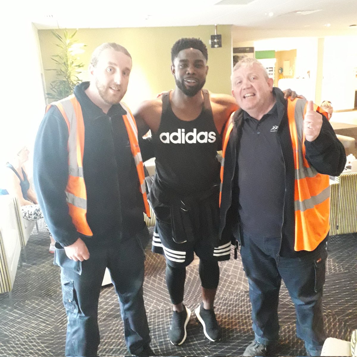 slugman17's tweet photo. Great morning on the job meeting big mikzzzz one of city's greats 👌🏻, C'MON CITYYYY 💙💙💙 @MicahRichards nice one for the picture mate 👌🏻 https://t.co/nGu5j7NhK3