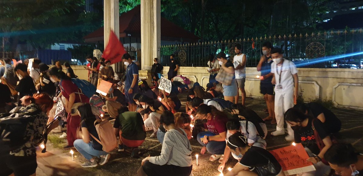 Youth groups, along with MAKI-Leni, staged a candle-lighting protest to denounce the irregularities in the 2022 elections as well as to commemorate youth victims of Martial Law. 

#MakibakaHuwagMatakot
#NoToMarcosDuterte2022