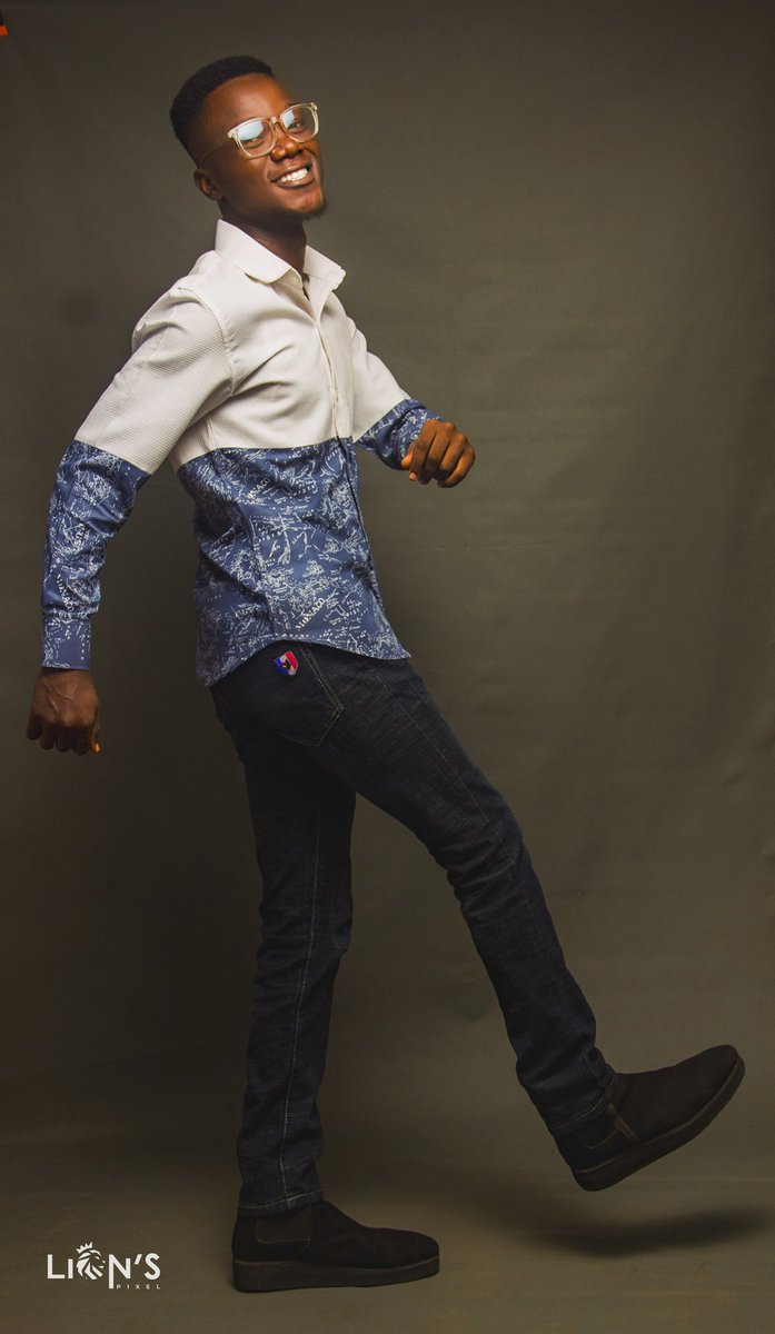 lions_pixel's tweet photo. Did this birthday portrait shoot 📸 for @dolappo 🎉🎂

PS: I'll be tweeting more of my works as I do them🤲🏽✅
#birthday #portrait #PortfolioDay #shoot https://t.co/cfFuA6gAP9