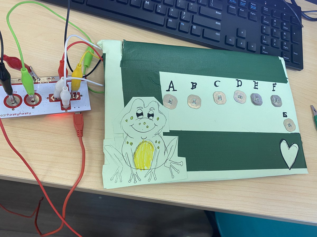 KLASS_Computing's tweet image. Y4 proudly testing their own Scratch games & makey makey controllers. Game on! 🎮👨🏻💻👩💻👾