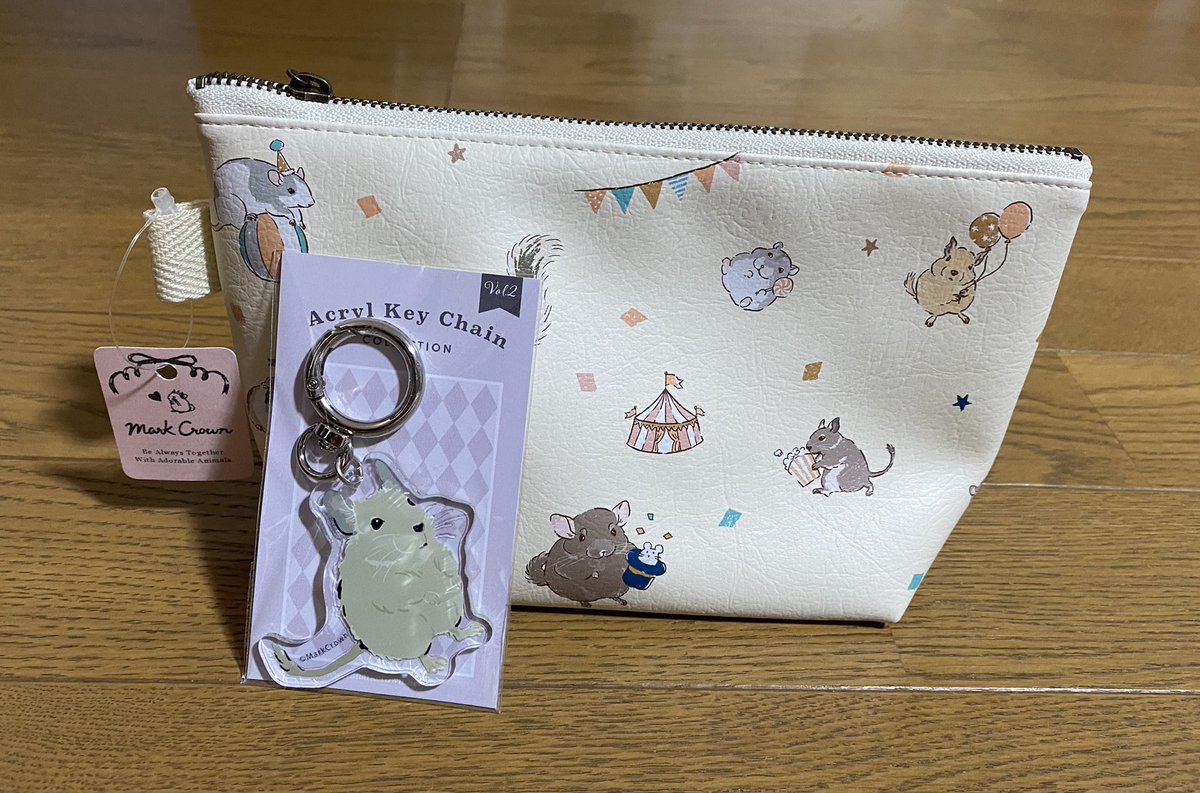 Guchan_21_01's tweet photo. まるっと小動物展を見て癒され
Mark Crownさんの可愛いグッズを手に入れました
嬉しい💕

#デグー
#まるっと小動物展2022
#MarkCrown https://t.co/zycbCdZwCt