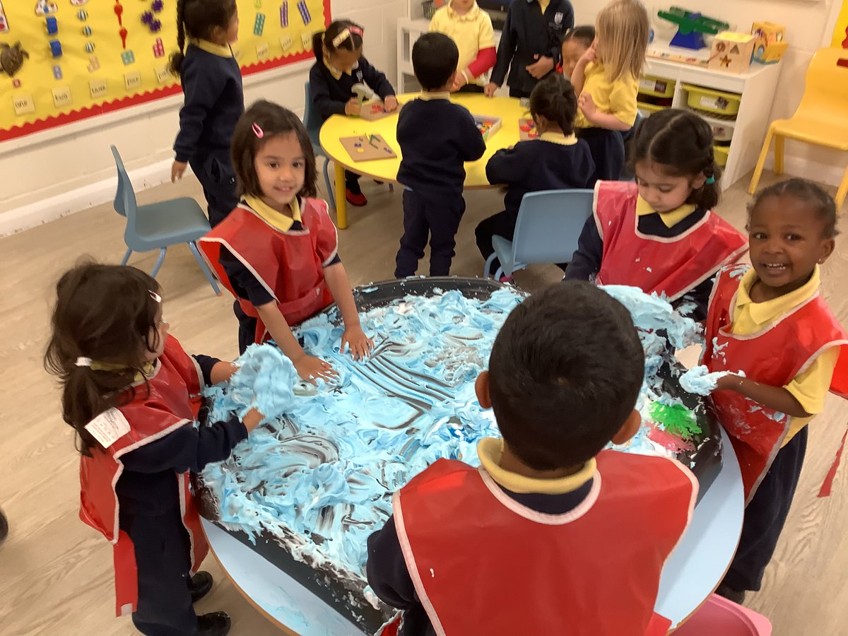 StainesPrepNurs's tweet photo. #StainesPrepSunflowers this week we have been reading the Story “Tiddler” by Julia Donaldson. We created our own sea out of blue dye and foam. The pupils have had an amazing time. #StainesPrepExplore https://t.co/Yvju1QtdCr