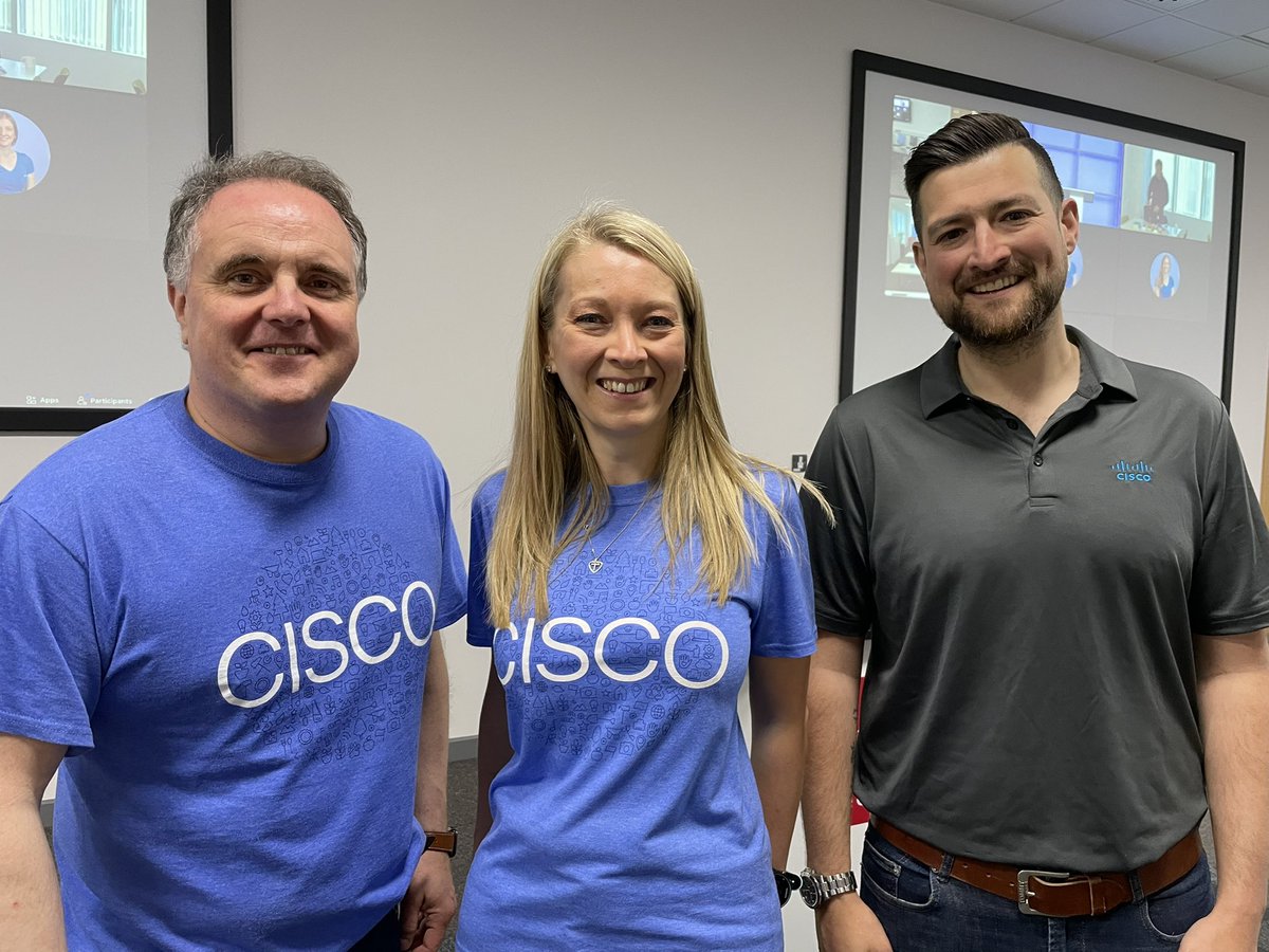 JulianCisco's tweet photo. What an amazing start to #kidsinIT event @CiscoUKI and @USWcomms @USWCybers always a pleasure to be working with @ClareOnTheRun The future is bright in the hands of our next generation #GenZ #TechValleys @josephsul1985 https://t.co/hV4NuT668E