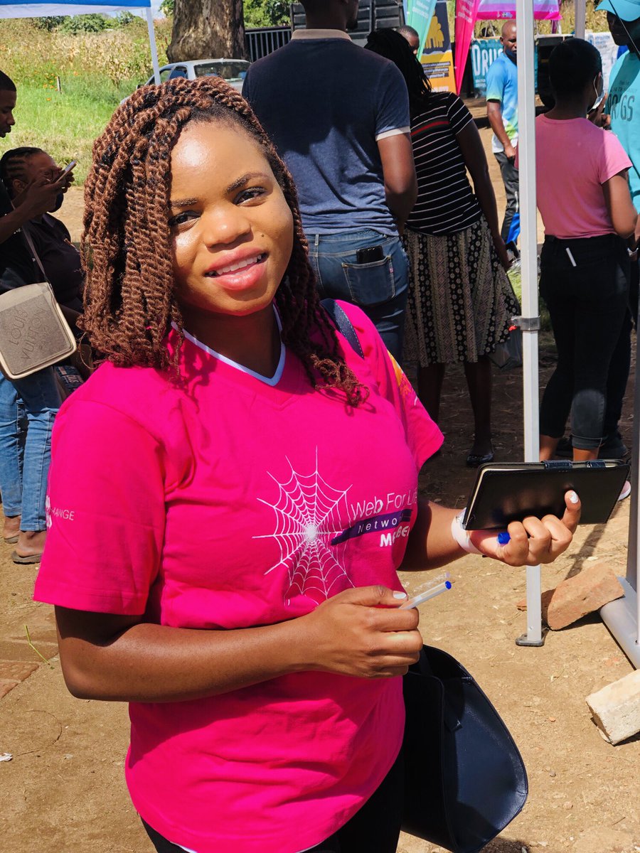 BerthaKatsonga's tweet photo. In Rugare Shopping Center intensifying efforts to curb teen pregnancies, end child marriages, gender based violence and empowering our women with credible information and incidental services. #endchildmarriages
#Call577 https://t.co/6FzhBQUm4X
