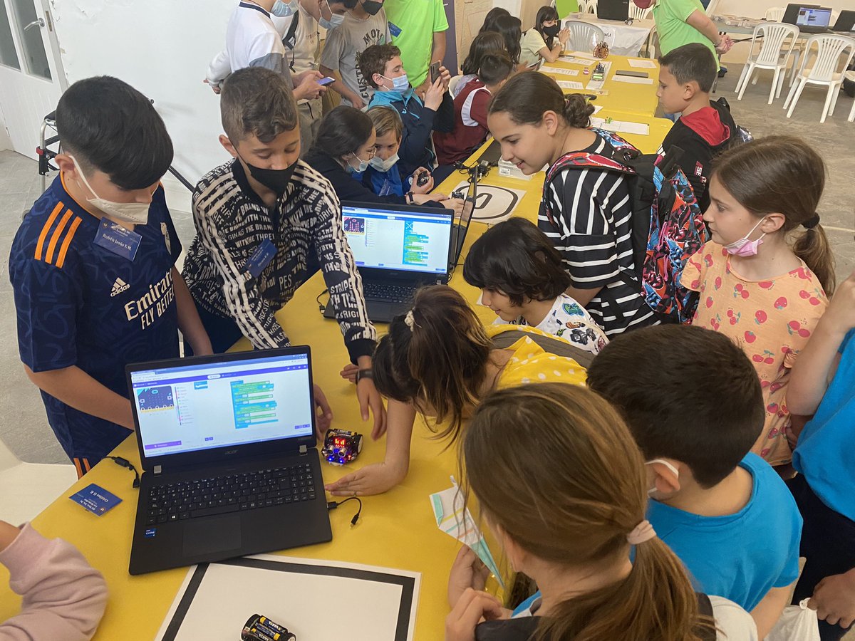 lidiatwit_5's tweet photo. El alumnado de 1ºESO del @IES_LosRemedios triunfando 👏👏👏 !!! ⭐️⭐️ https://t.co/5ajIHRijXn