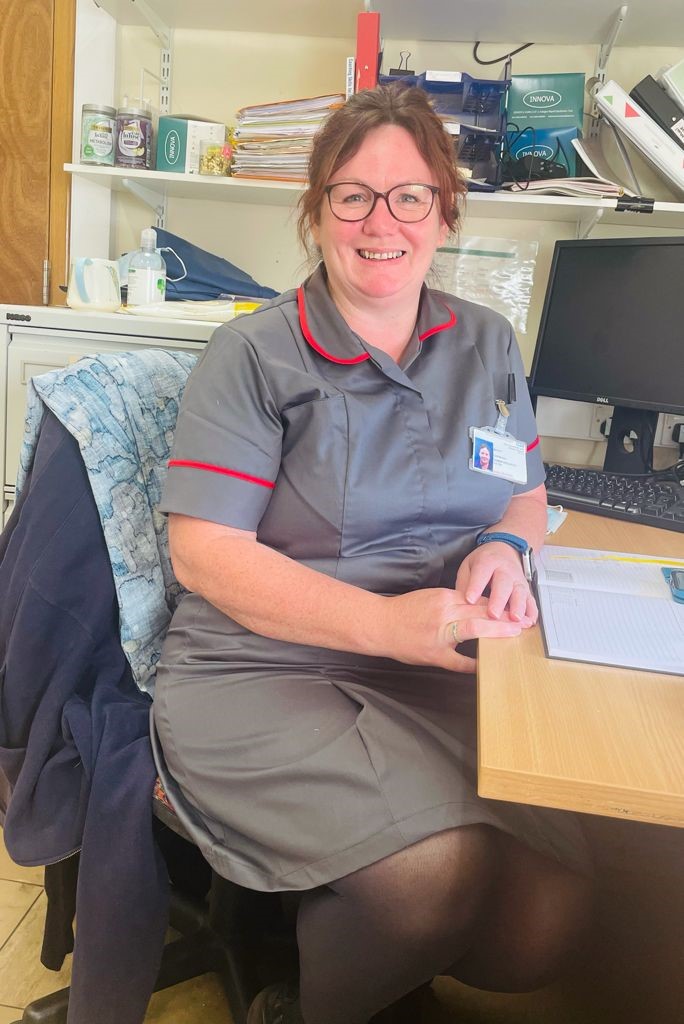 On #InternationalNursesDay meet @mandycarnahan our wonderful Lead Research Nurse. Mandy has worked in ITU, CCU and Gastro all over the UK and Australia before returning to <a href="/sathNHS/">SaTH</a>  in 2008 #bepartofresearch #MeetTheTeam @CRN_WMid
