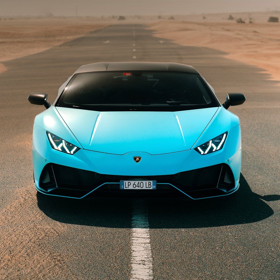 Your customization possibilities reach new heights. Huracán EVO Fluo Capsule’s five exterior and interior colors will give your Super Sports Car a unique feel. 

Captured by <a href="/_HAVisuals/">HAVisuals</a> for @lamborghiniUAE1

CO2 Emission and Fuel consumption Combined: lam.bo/CE_Tw