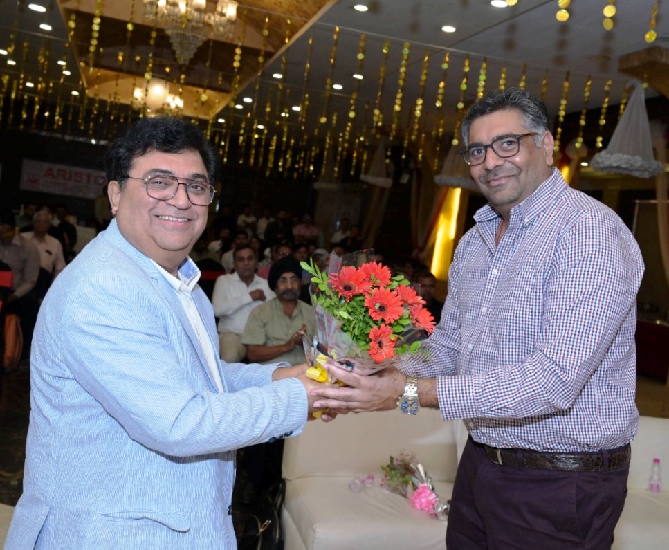 ProfMaheshVerma's tweet photo. Delivered a lecture on Artificial Intelligence and its Impact on the Doctor-Patient Relationship at Hitkarini Dental College in Jabalpur at CDE Program.
#lecture #college #education #artificialintelligence #doctors #educationforall https://t.co/OB1Xx3OlOm