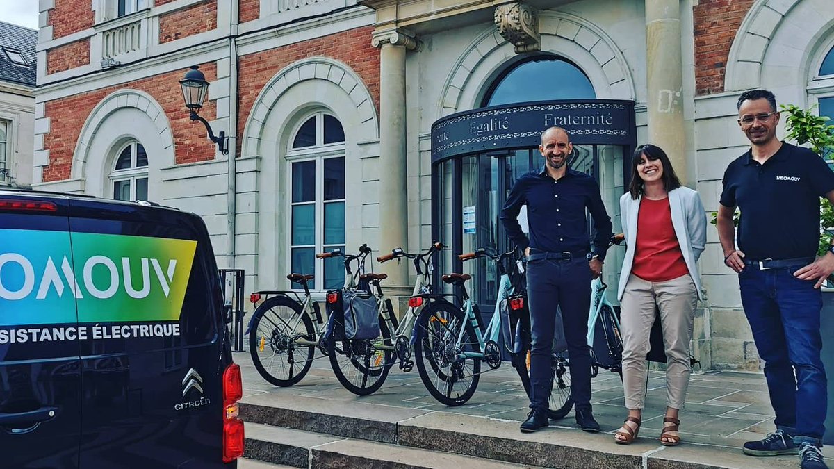 villelelude's tweet photo. Dans le cadre de sa politique mobilité, la commune nouvelle du Lude s'engage ! Aujourd'hui, 4 vélos à assistance sont arrivés en Mairie du Lude ! Ils seront utilisés par les élus et agentspour leurs déplacements au sein de la commune ! 🚴🌱♻️
#lelude #villelelude #sarthe https://t.co/DZKlGqhvYY
