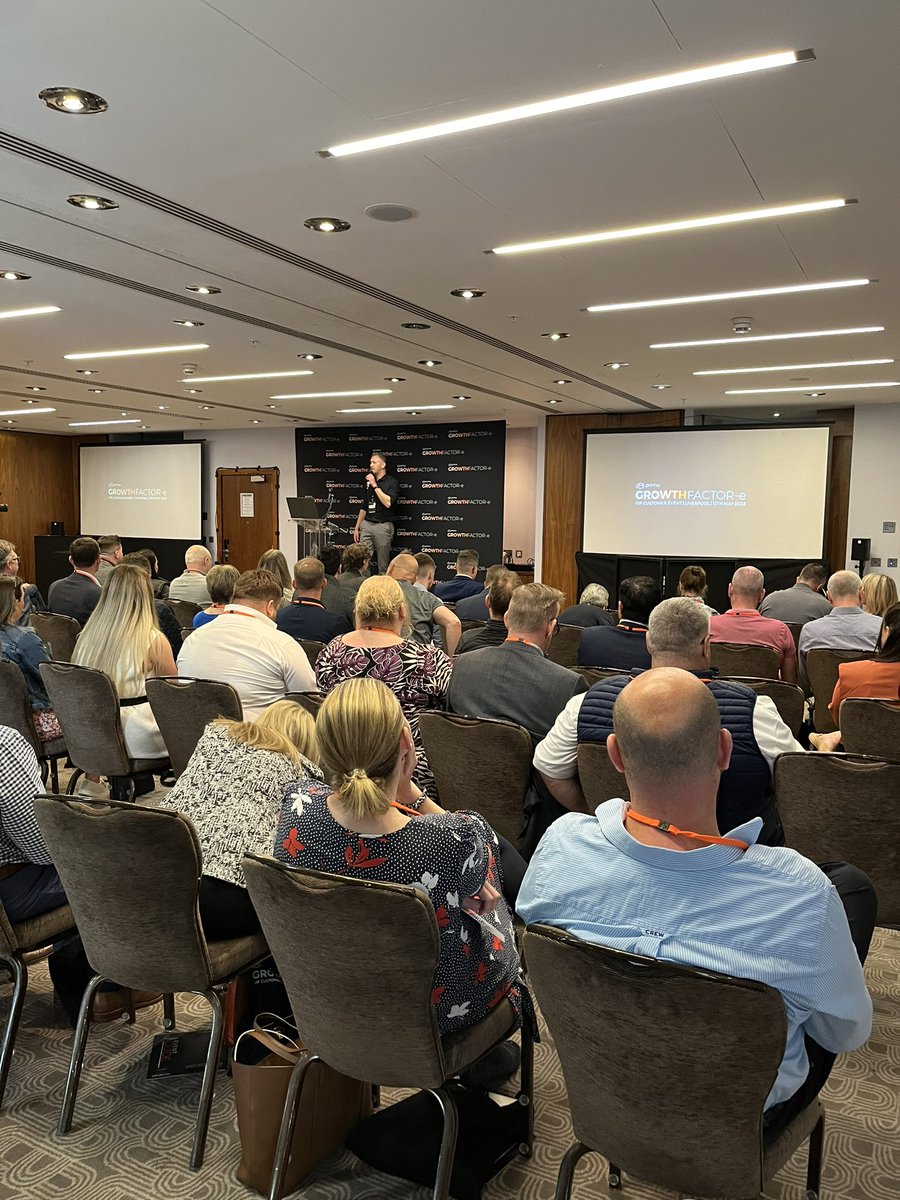 Great to see everyone ready to go for today’s event!

Our wonderfully handsome Rob getting things going 

- Andrew

#PrimaGF22