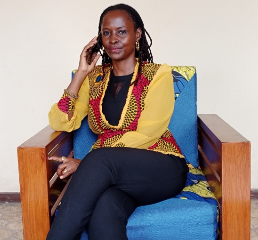 Ikiriho's tweet photo. 🔵🗳️Le 2è mandat d’Audace #Ndayizeye à la tête de la @cfcibburundi tire à sa fin. La campagne électorale pour sa succession est lancée depuis le 10 mai. 2 Candidats:
🔹@karirekinyana parrainée par #AFAB et #CHASAA
🔹Hon. Olivier Suguru porté par les industriels du #Burundi #AIB https://t.co/Q0rNCnE5AS