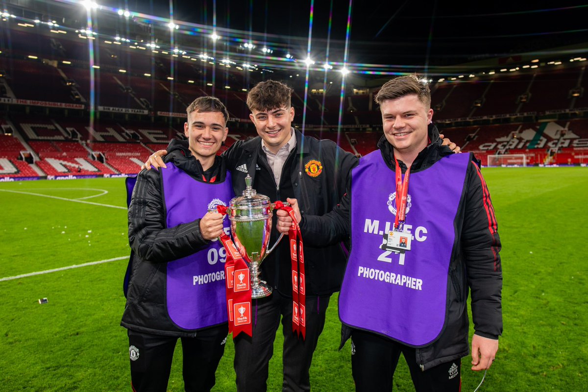 Ben_Ibson's tweet photo. Congratulations to Travis Binnion and his team, #MUFC crowned #FAYouthCup Champions for a record breaking 11th time. 

What a group of players &amp; coaching staff, it’s been a real pleasure to work closely with everyone throughout the season &amp; enjoy the journey.

Class of ‘22 👏🏼🏆👏🏼 https://t.co/ncyePhhOid