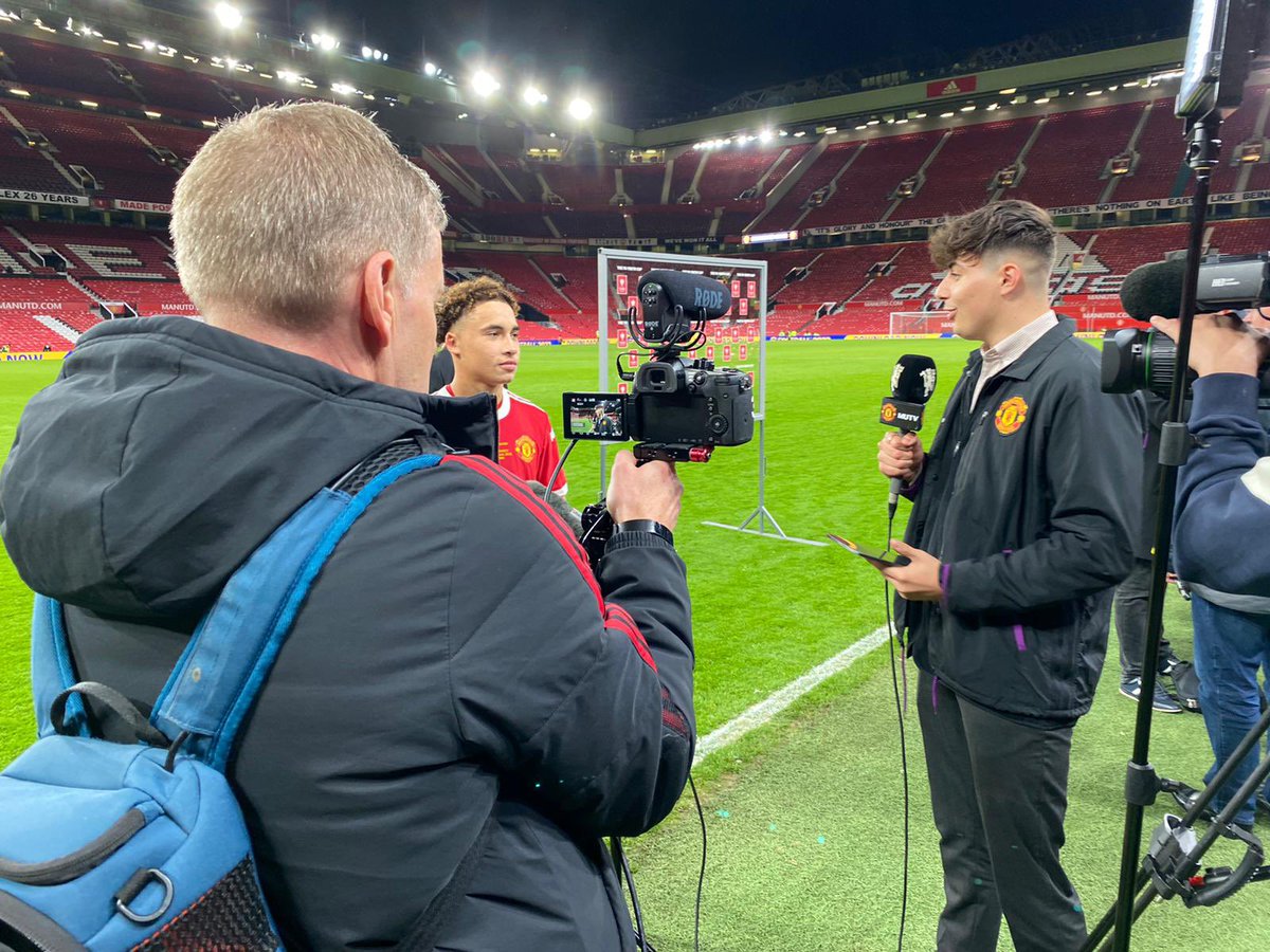 Ben_Ibson's tweet photo. Congratulations to Travis Binnion and his team, #MUFC crowned #FAYouthCup Champions for a record breaking 11th time. 

What a group of players &amp; coaching staff, it’s been a real pleasure to work closely with everyone throughout the season &amp; enjoy the journey.

Class of ‘22 👏🏼🏆👏🏼 https://t.co/ncyePhhOid