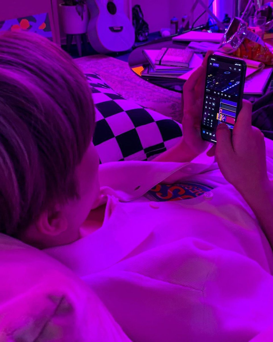 doubleaanl's tweet photo. ได้ยินว่าน้องยูทูปเบอร์ 9.4ล้านฟอล แฟนน้องเขาทำงานเบื้องหลังให้ https://t.co/NdplLVveRB