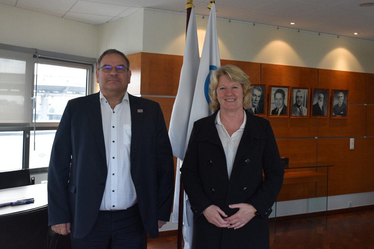 FranceOlympique's tweet photo. Ce matin, à la Maison du Sport 🇫🇷, @BrigitHenriques, présidente du #CNOSF, a rencontré @C_Babonneau, président @laFSCF, Fabienne Venot, DTN FSCF et Gérard Briaud, secrét. gén. FSCF. Ils ont échangé sur le fonctionnement, les actions, les enjeux et les projets menés par la #FSCF. https://t.co/McmeHeIMp7