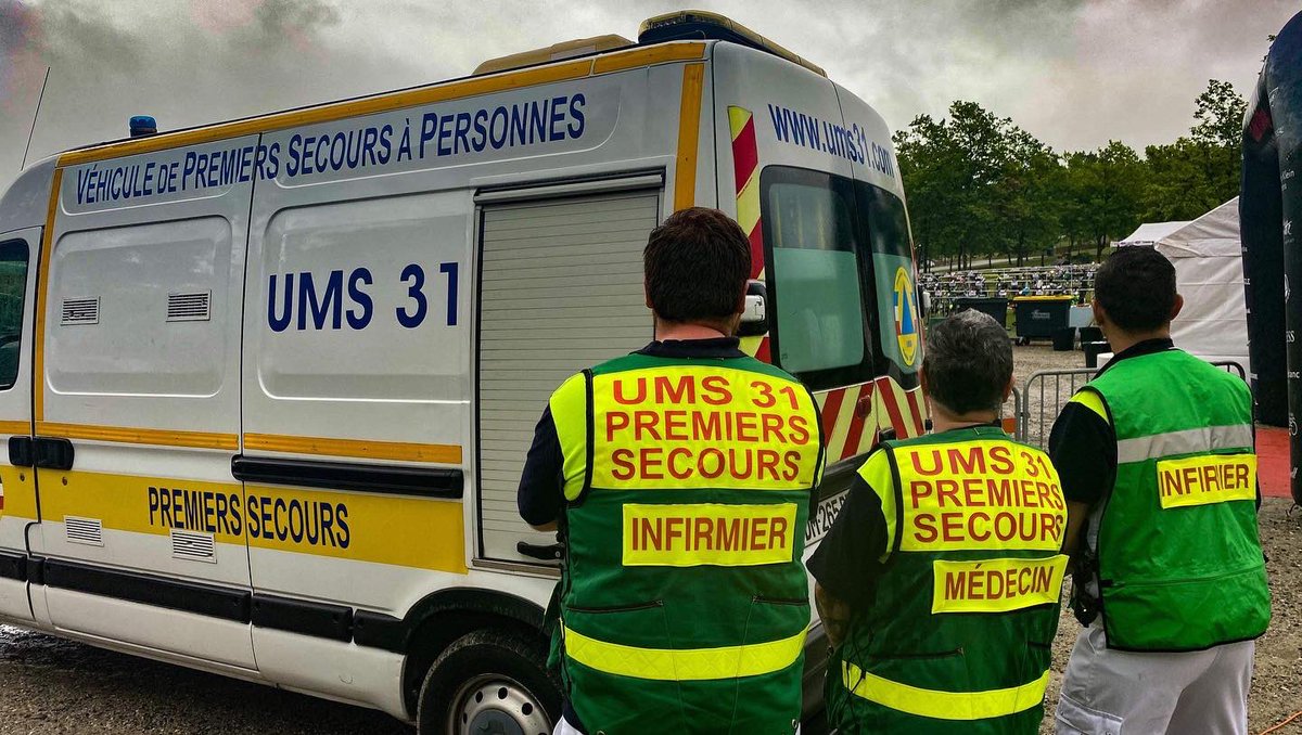 ums31's tweet photo. #journeemondialedesinfirmieres #journeeinternationaledesinfirmieres 

👨‍⚕️👩‍⚕️ Une occasion supplémentaire pour remercier nos infirmier(e)s bénévoles. Au sein de l’association nous les comptons au nombre de 11.
🙏 Merci à eux pour leur engagement. https://t.co/xLcoVGA92T