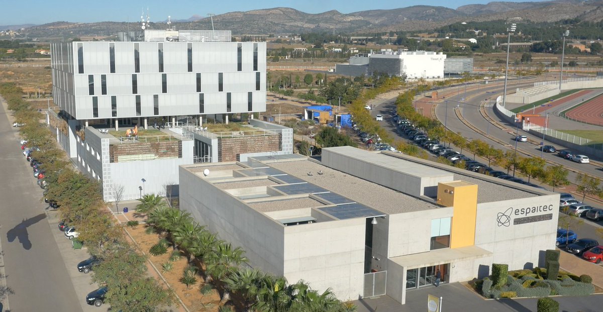 espaitec's tweet photo. Las empresas instaladas en #Espaitec han facturado más de 82 millones de euros en 2021🚀
👥Las compañías han empleado a 353 personas, de las cuales el 43% son tituladas de la @UJIuniversitat
+INFO👉https://t.co/nhZD5pPAXB
#15AnysEspaitec #LosParquesAportan #HubAsaService https://t.co/ACoZ8gXnpw